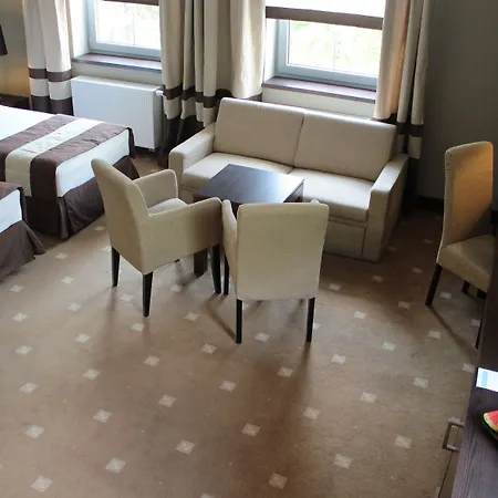 Hotel Nowy Dwor Elizy Blisko Sky Bridge-3